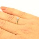 Piękny pierścionek z brylantem 0,18 ct Si1/E p.585
